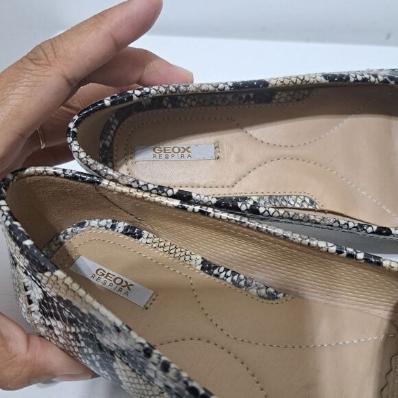 Geox Respira Phython Print Drive Moccasin Loafer Faux Leather Size 37 Biege/Mult - Picture 14 of 16